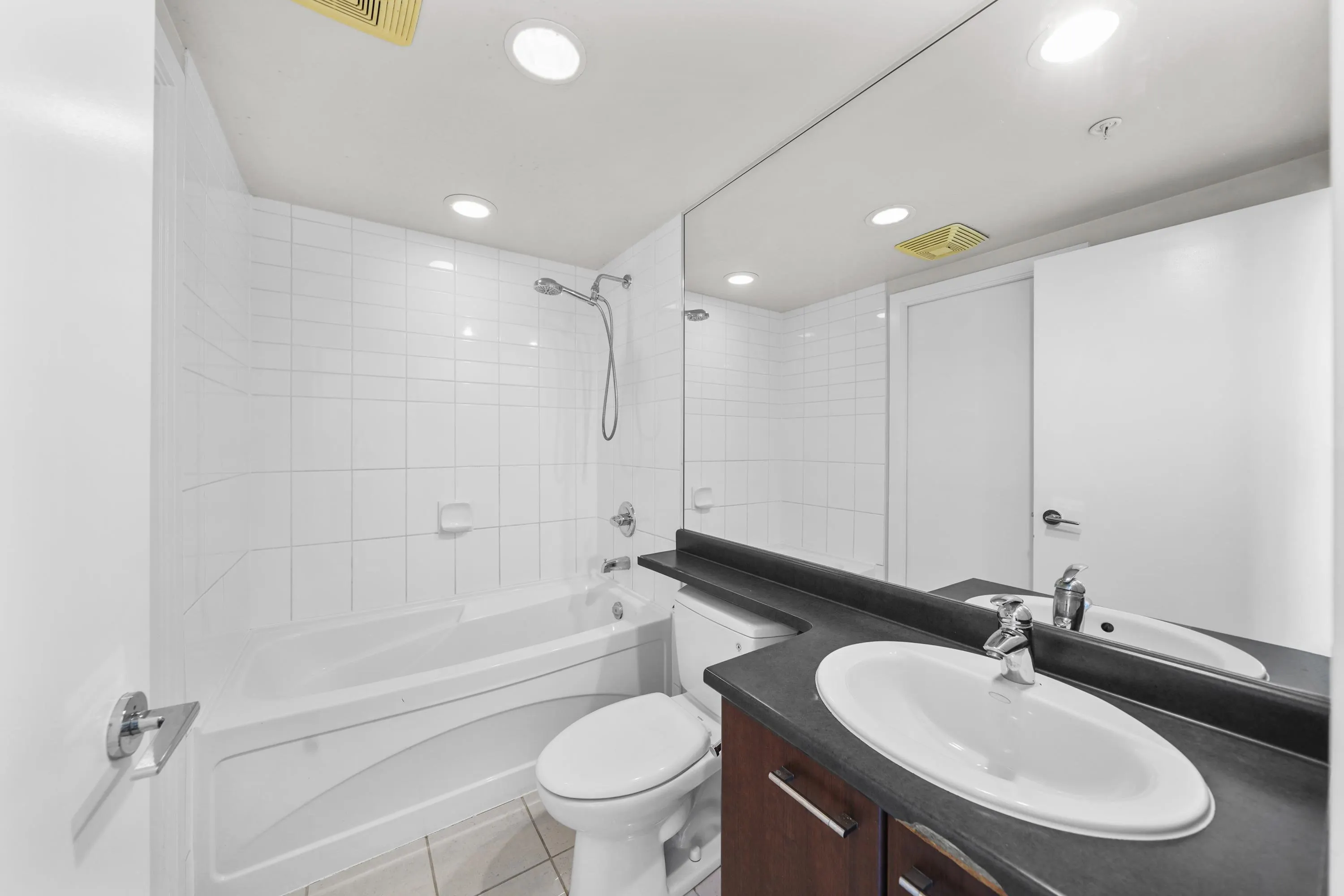 1402 2979 Glen Drive