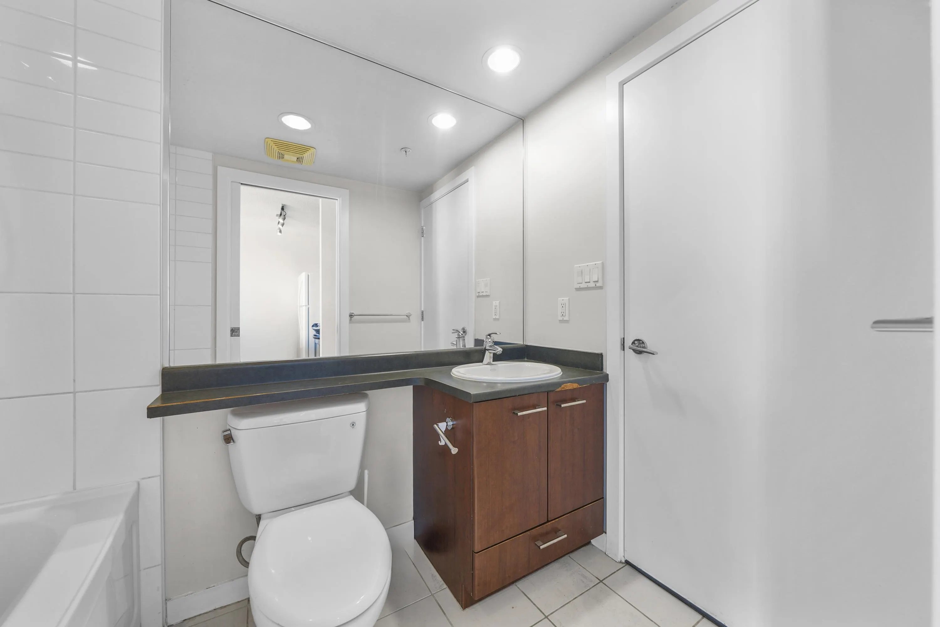 1402 2979 Glen Drive