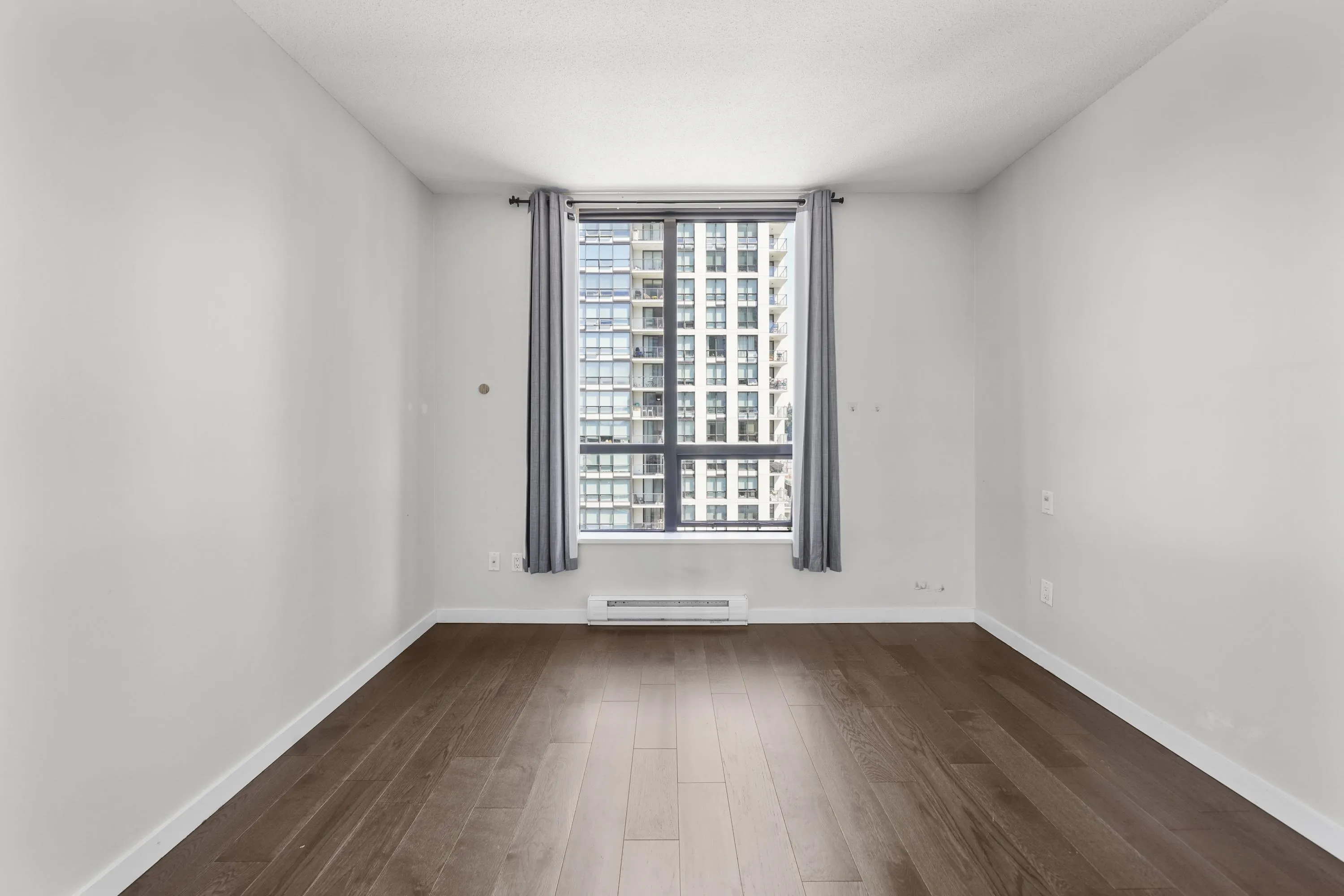 1402 2979 Glen Drive