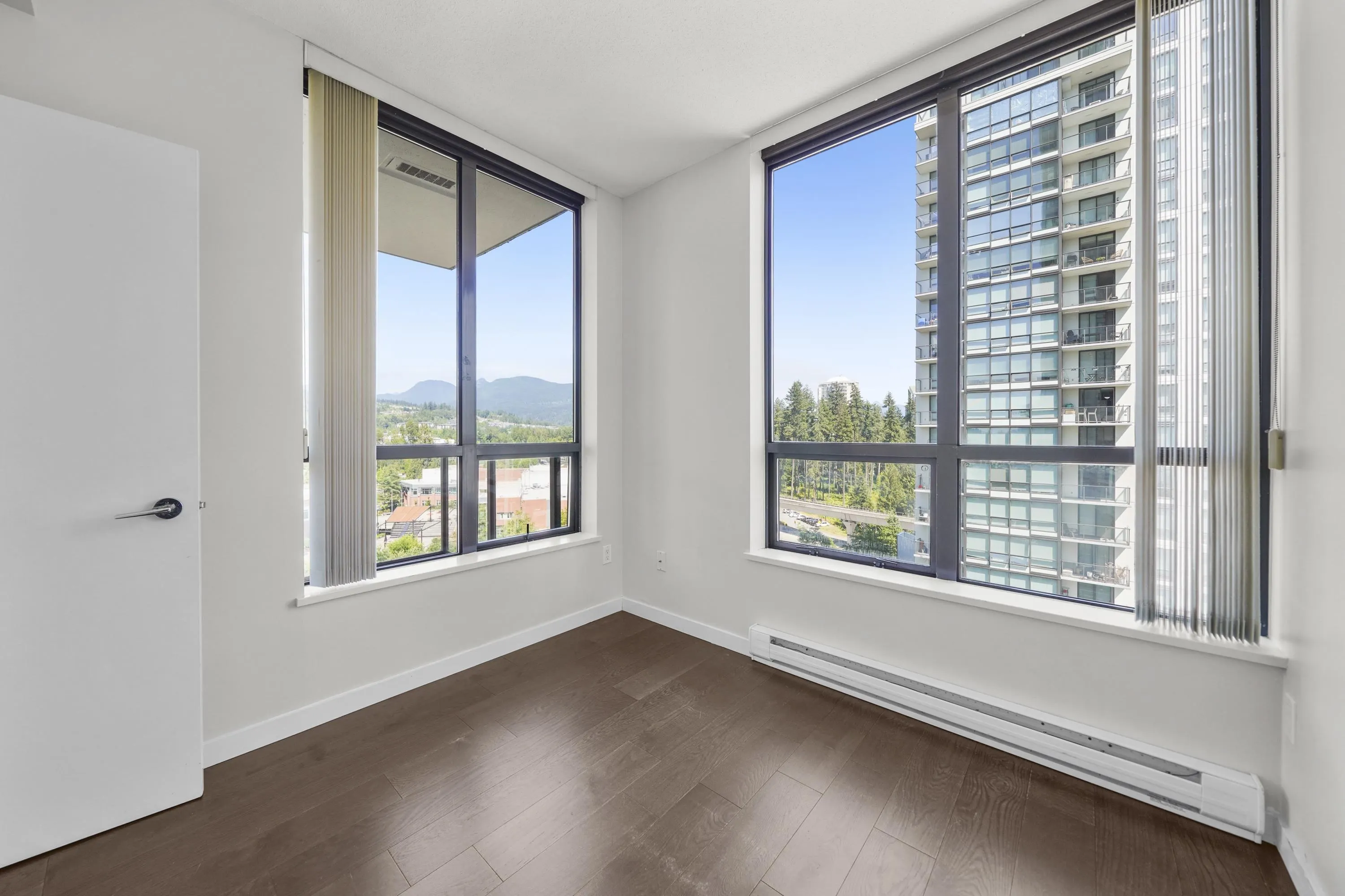 1402 2979 Glen Drive