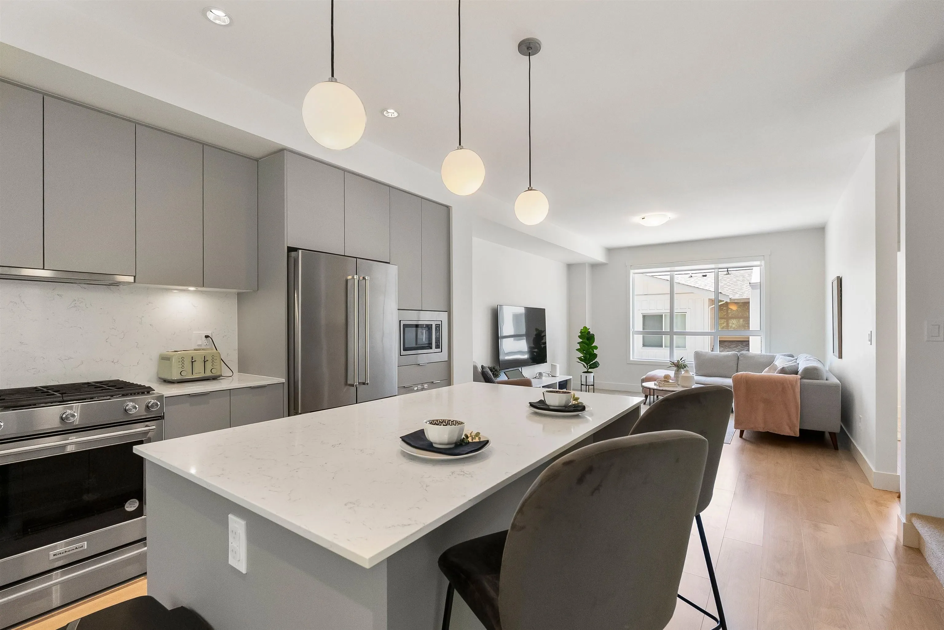 123 16561 17a Avenue