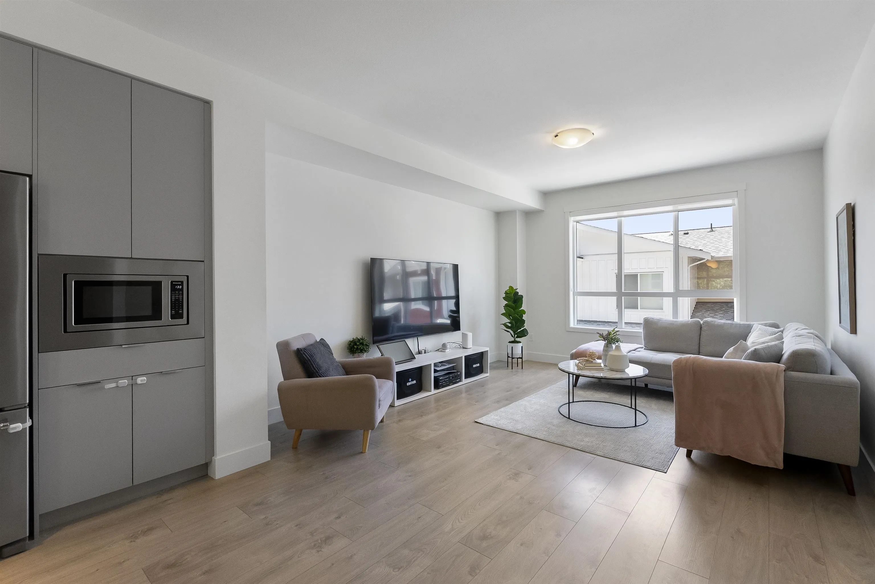 123 16561 17a Avenue