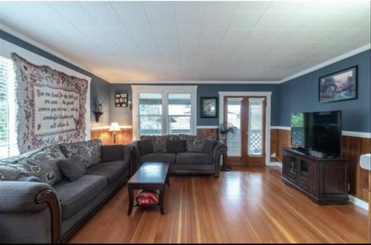 20775 Camwood