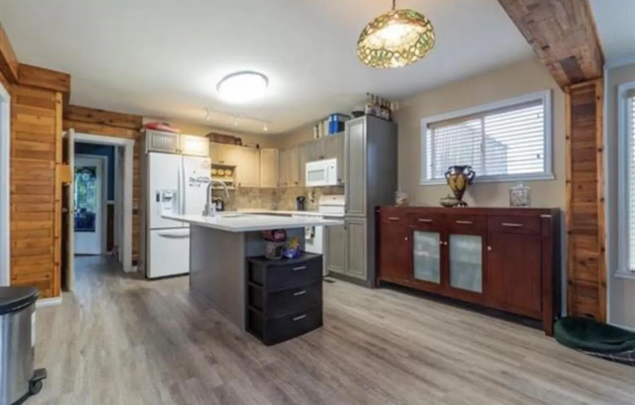 20775 Camwood