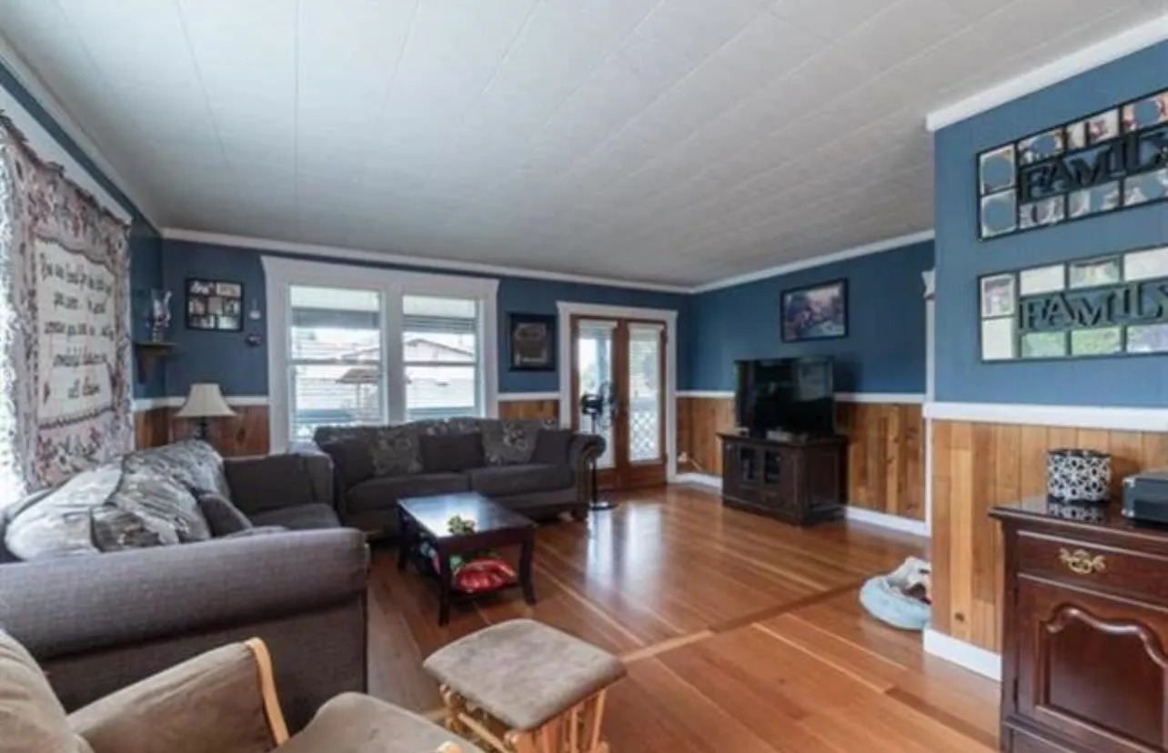 20775 Camwood
