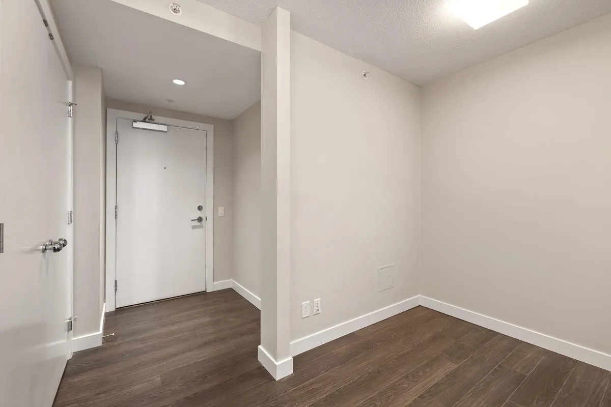 2202 13398 104 Avenue
