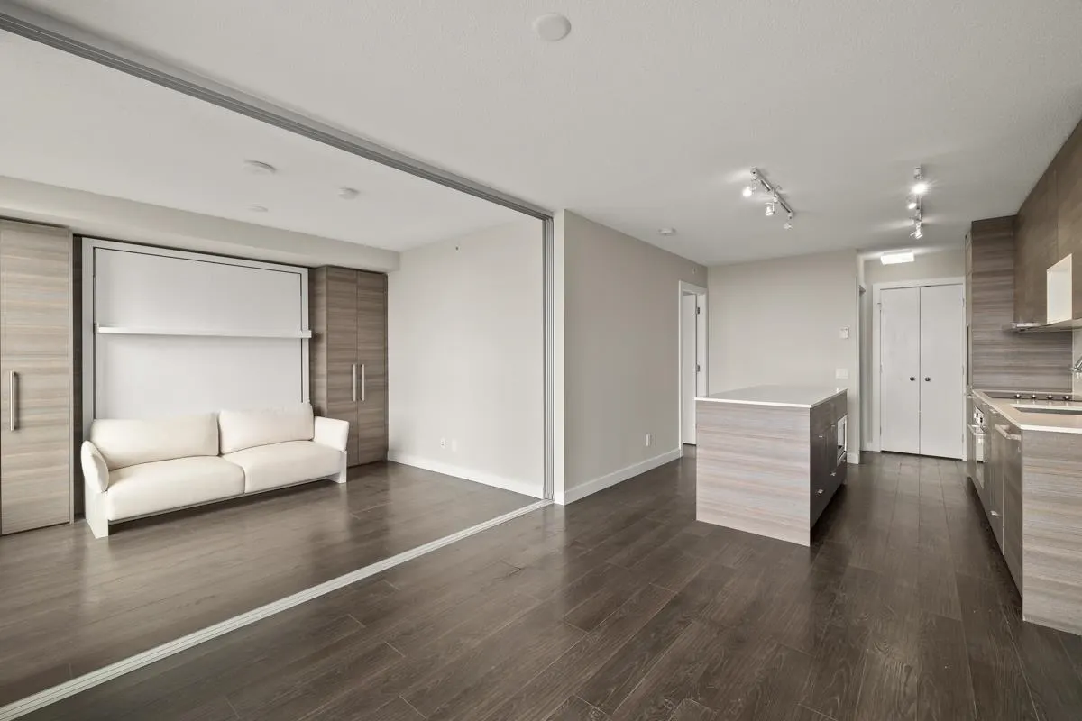 2202 13398 104 Avenue