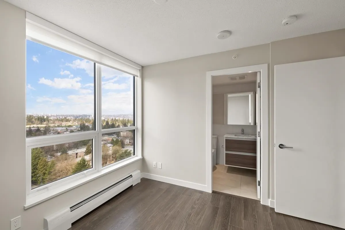 2202 13398 104 Avenue