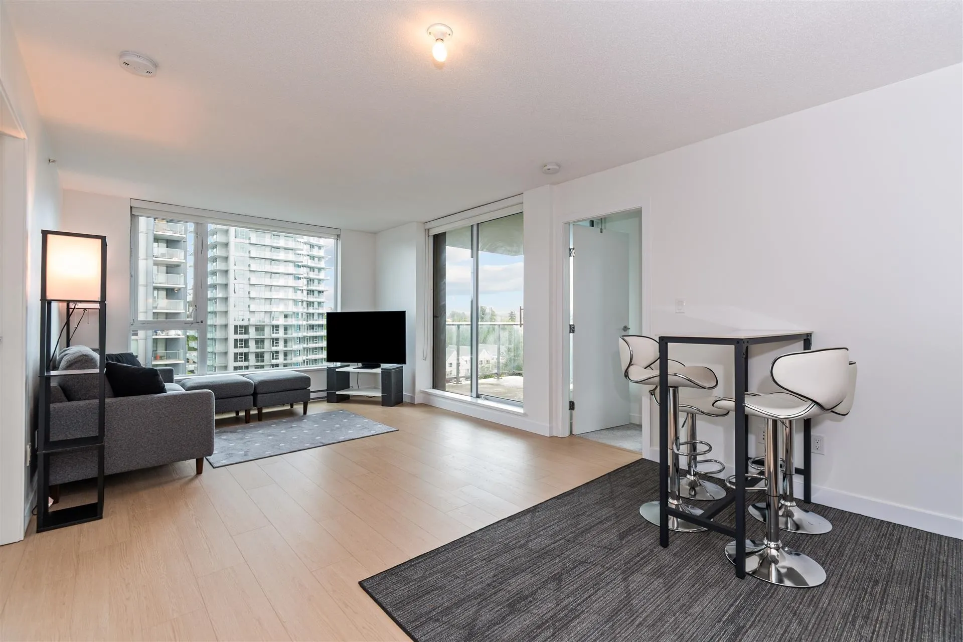 1202 13696 100 Avenue