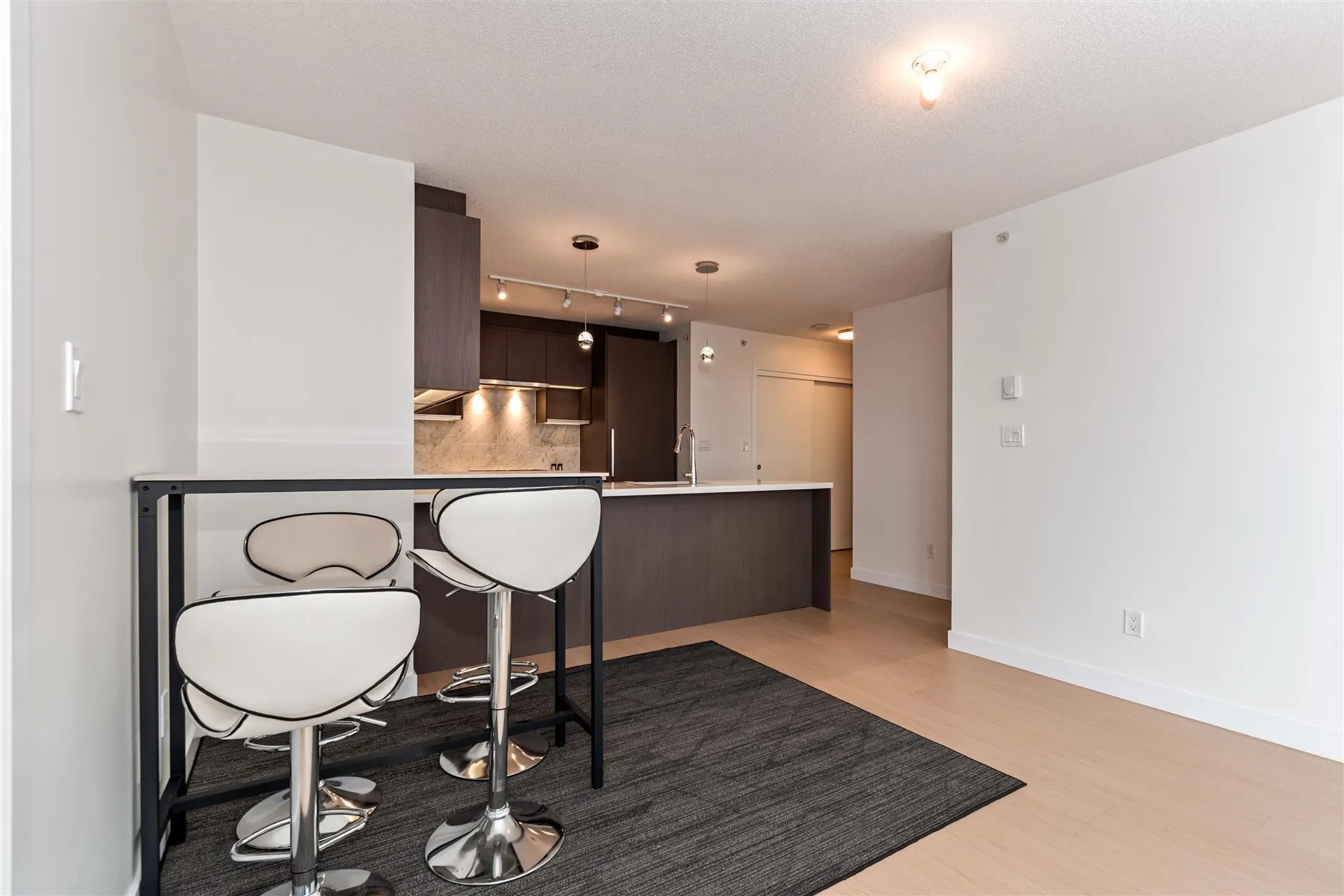 1202 13696 100 Avenue