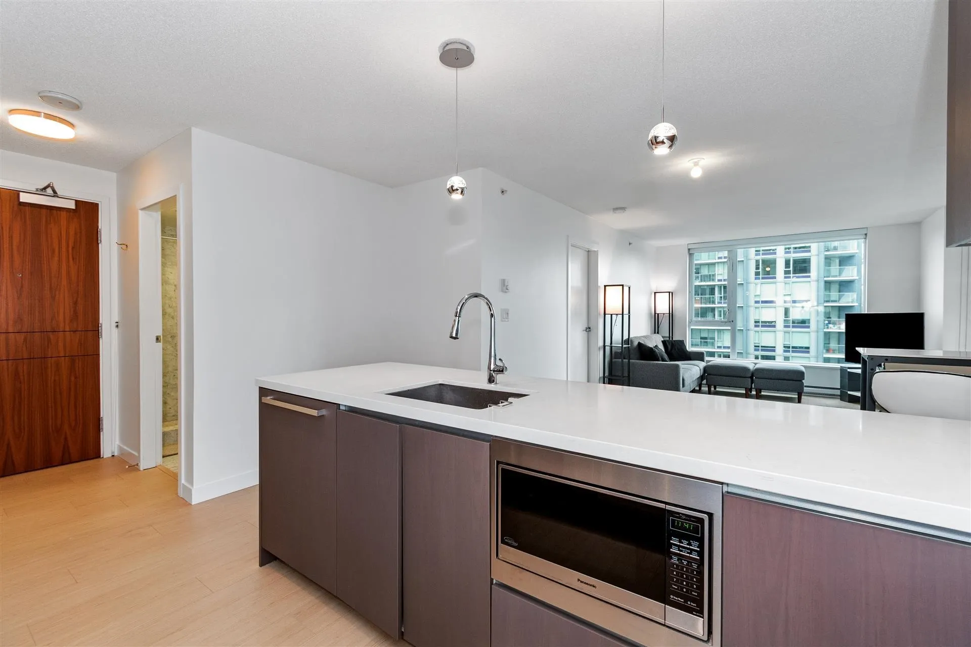 1202 13696 100 Avenue