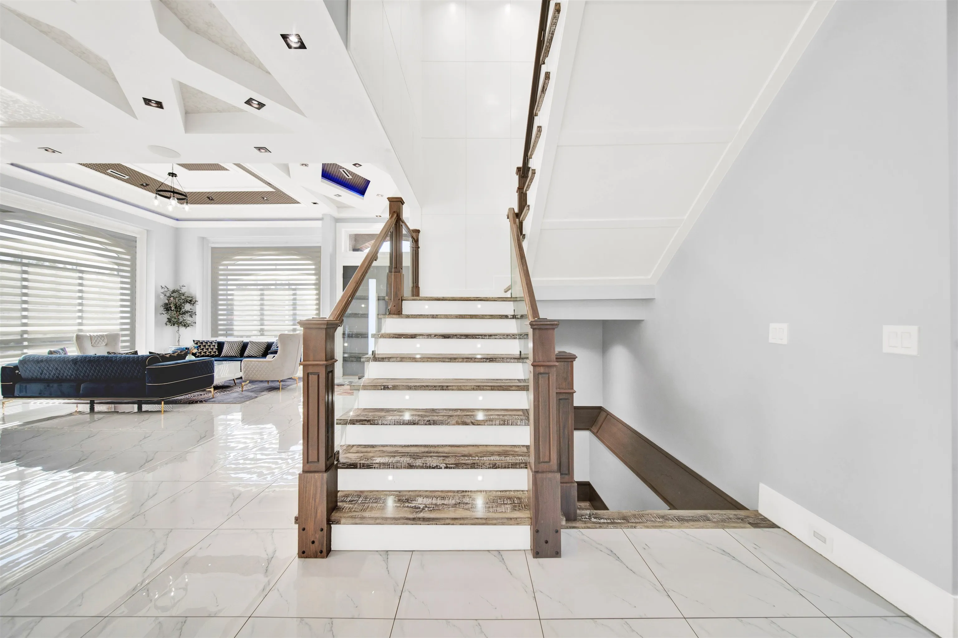 8670 Tunis Place