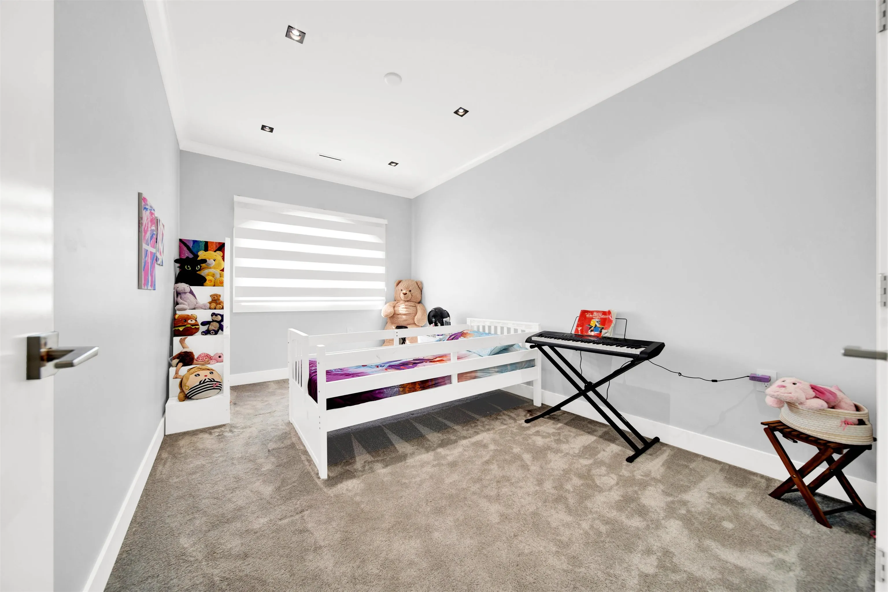 8670 Tunis Place