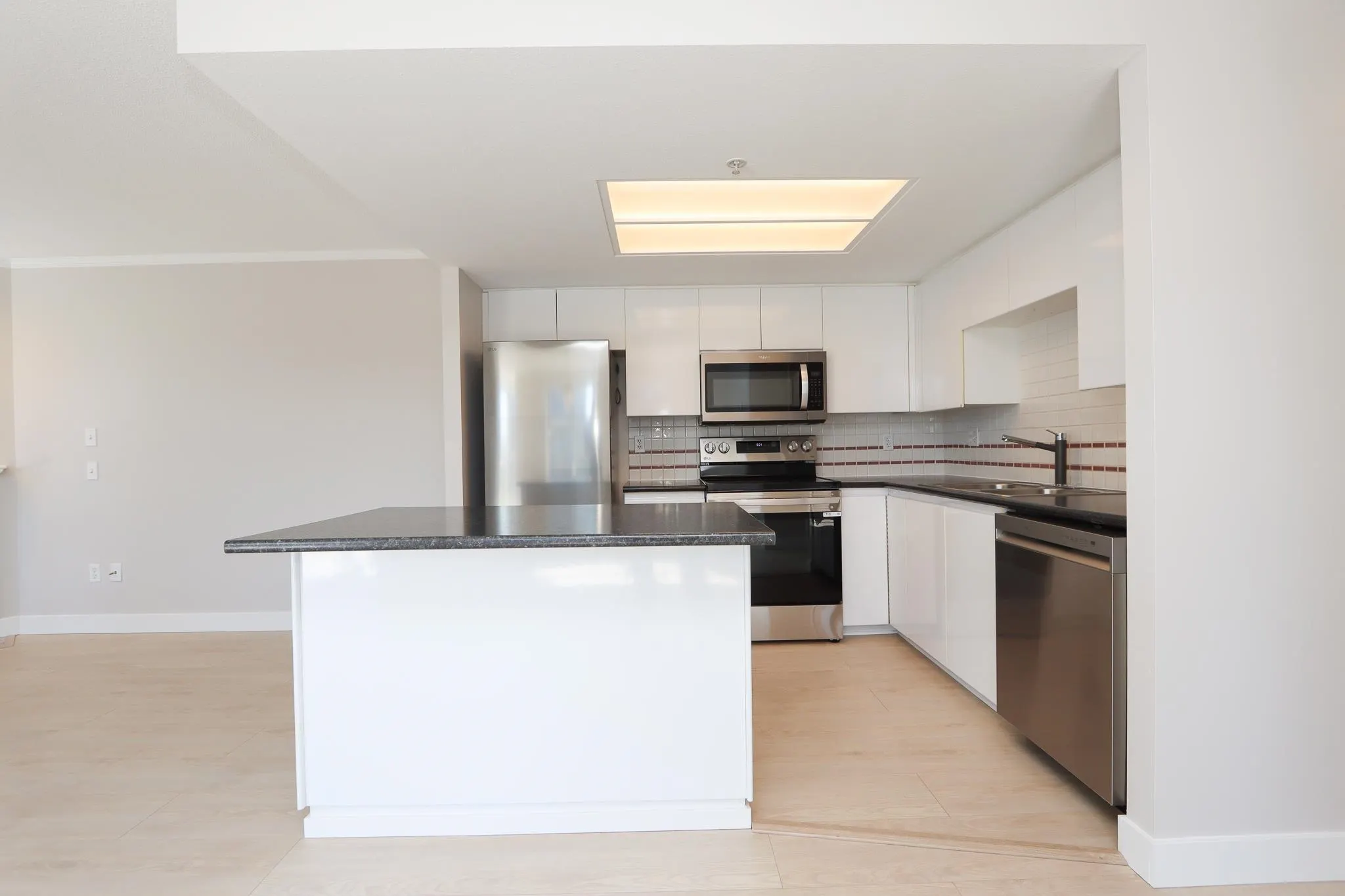 605 1255 Main Street