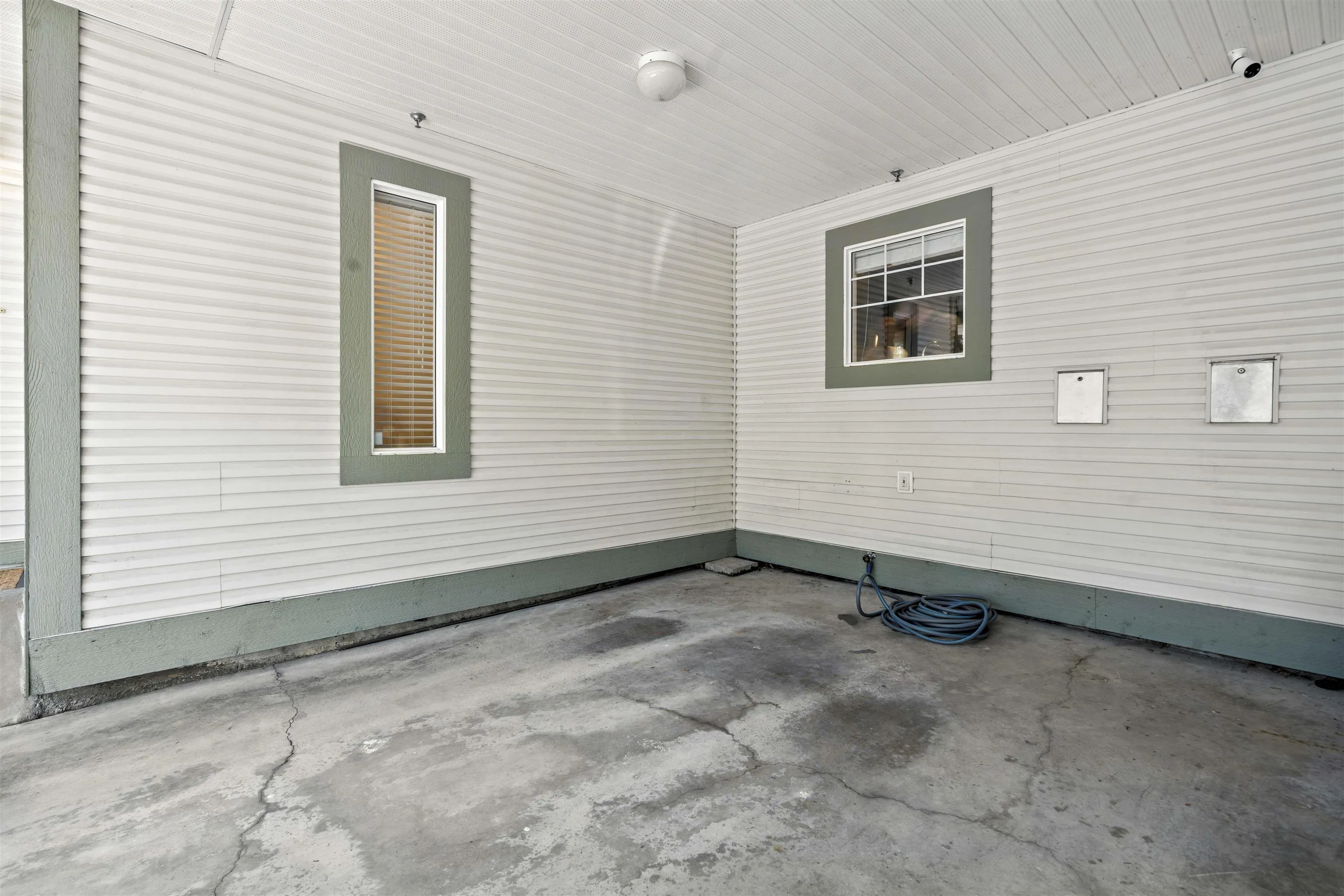 8 8892 208 Street