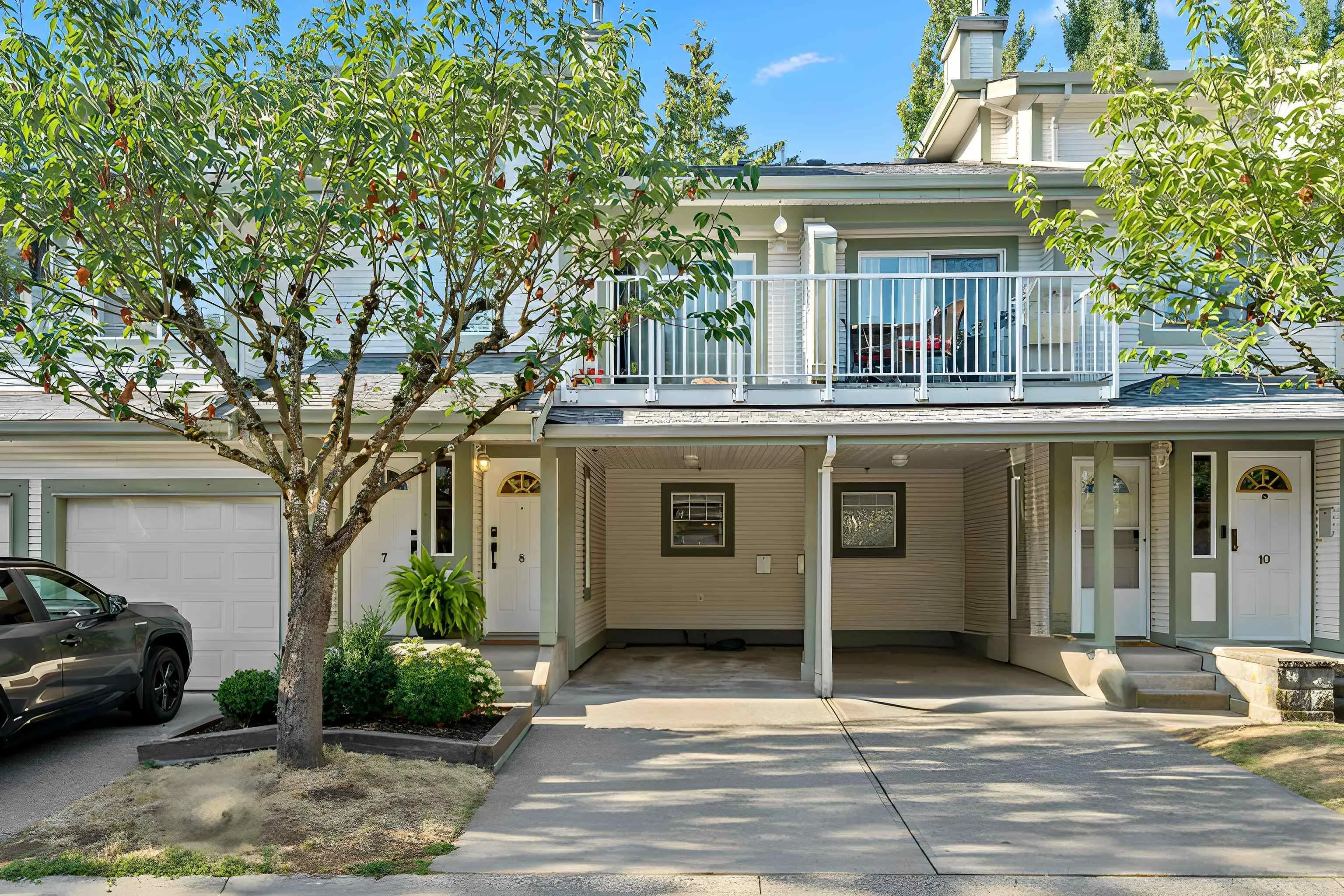 8 8892 208 Street