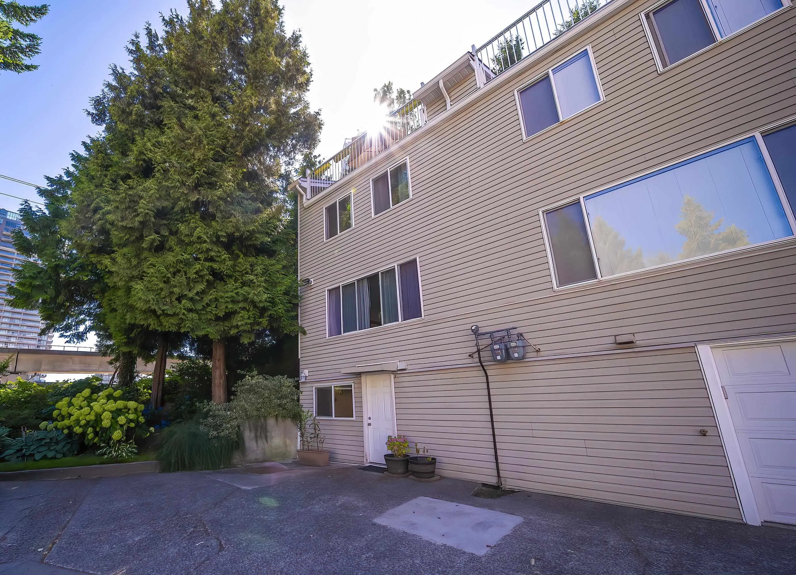 2068 Springer Avenue