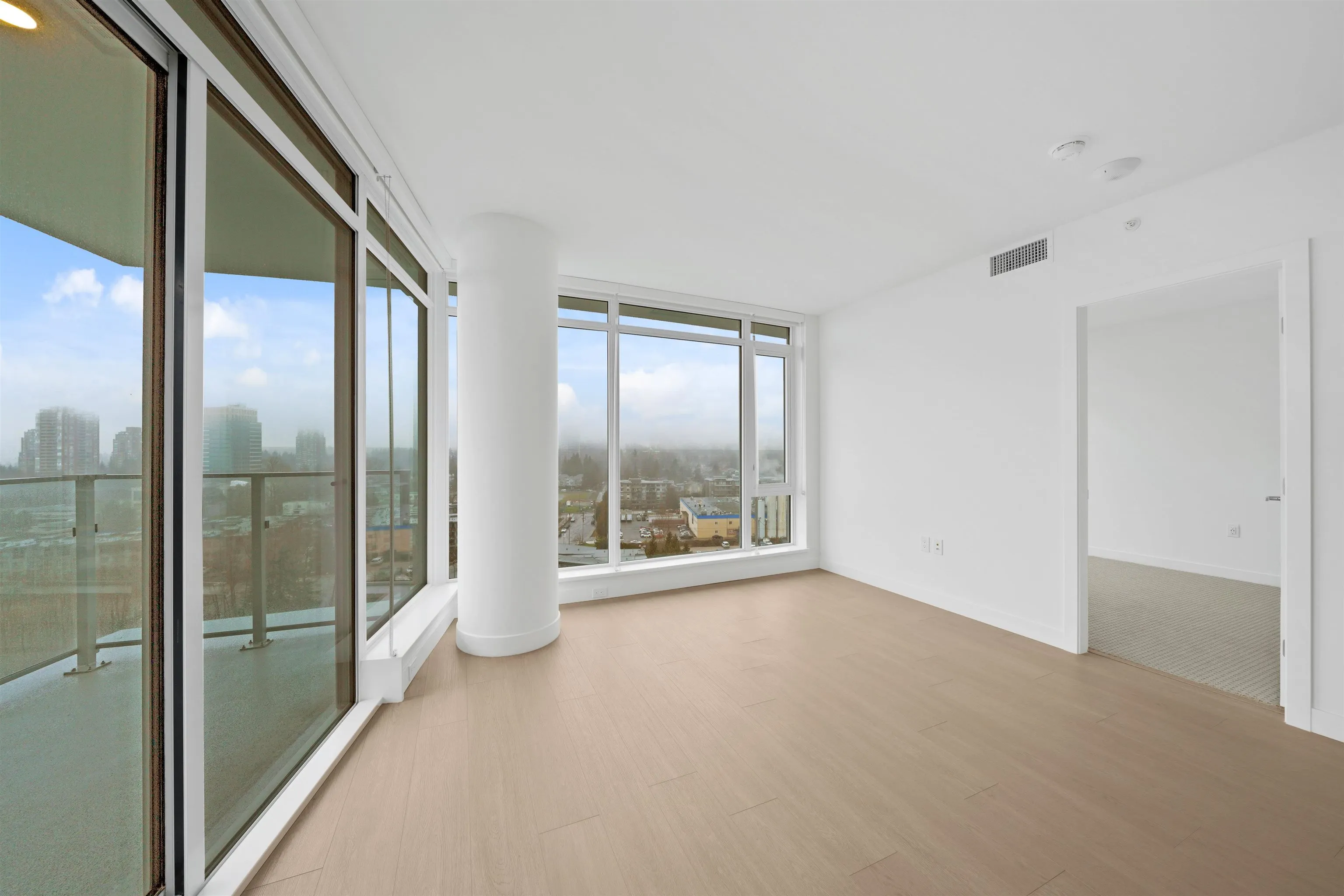 1601 7683 Park Crescent