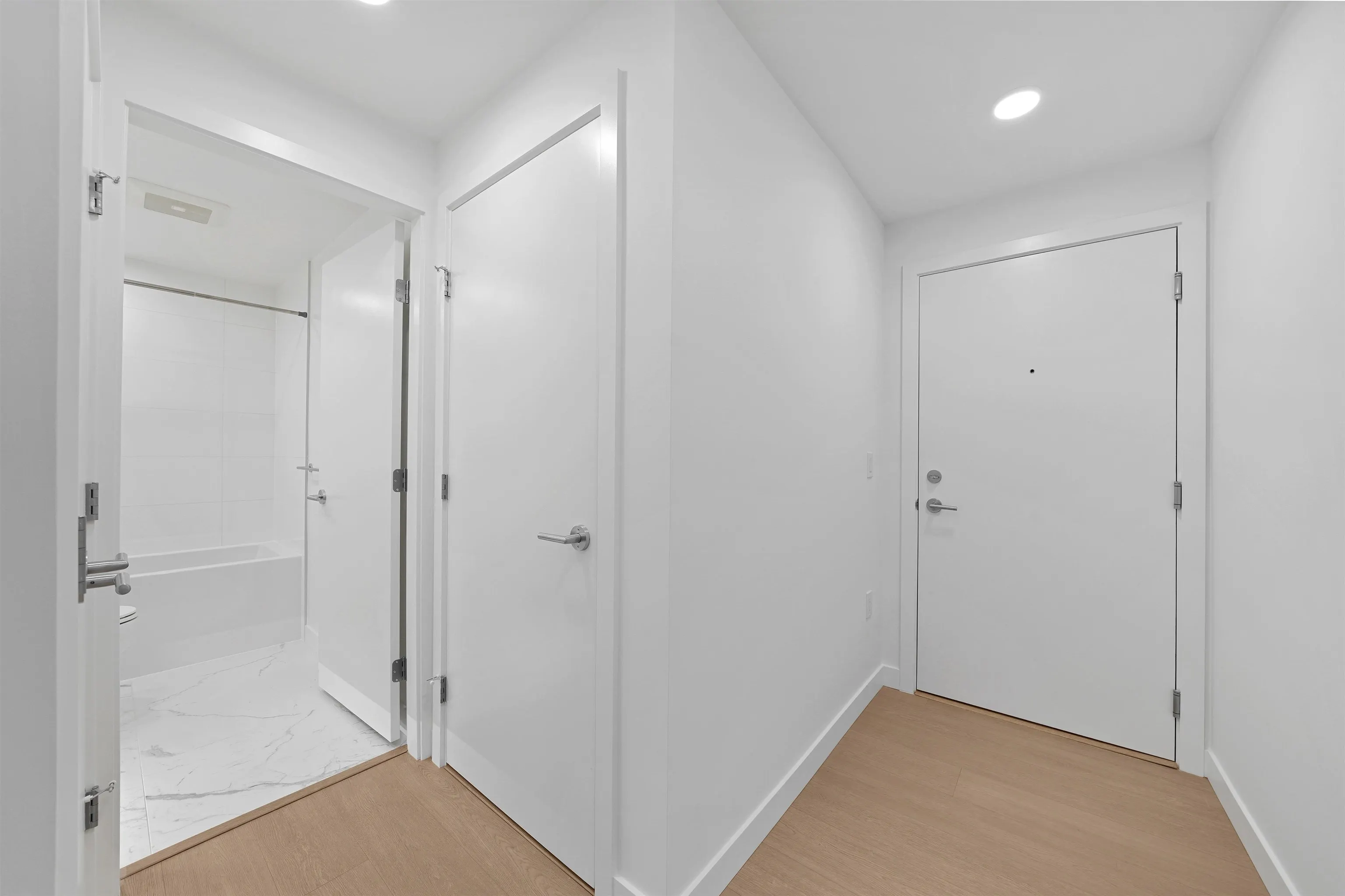 1601 7683 Park Crescent