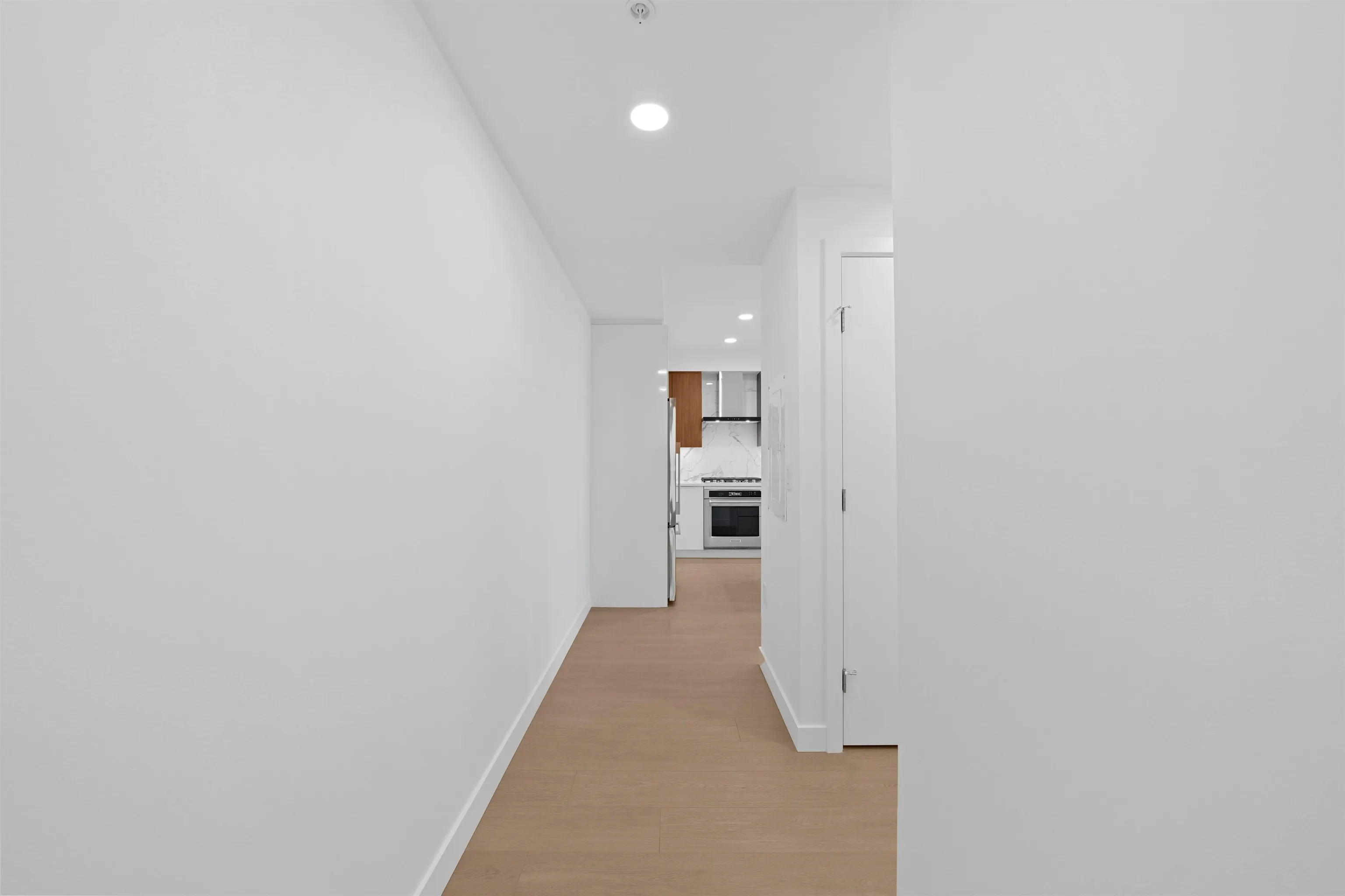 1601 7683 Park Crescent