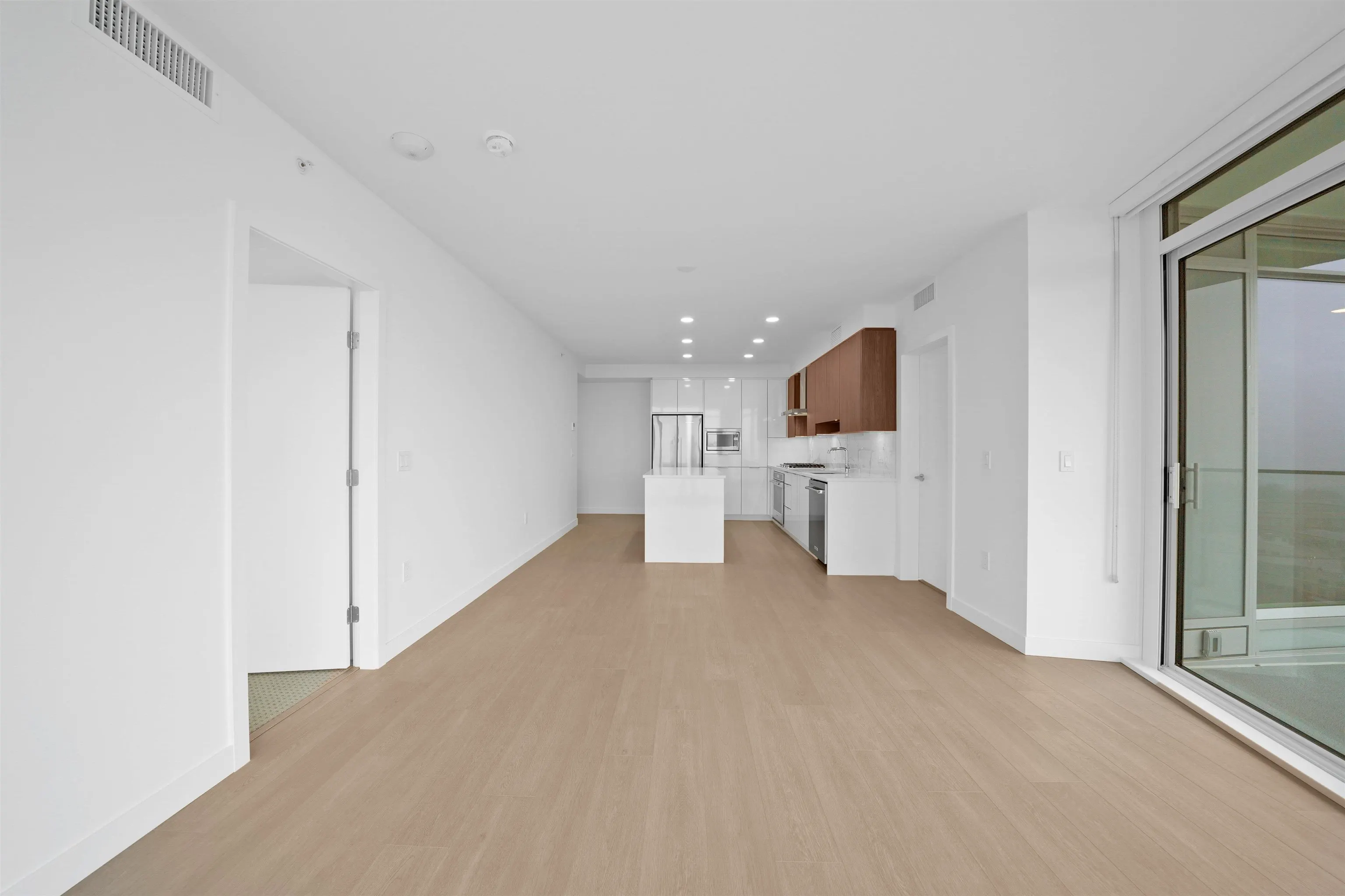 1601 7683 Park Crescent