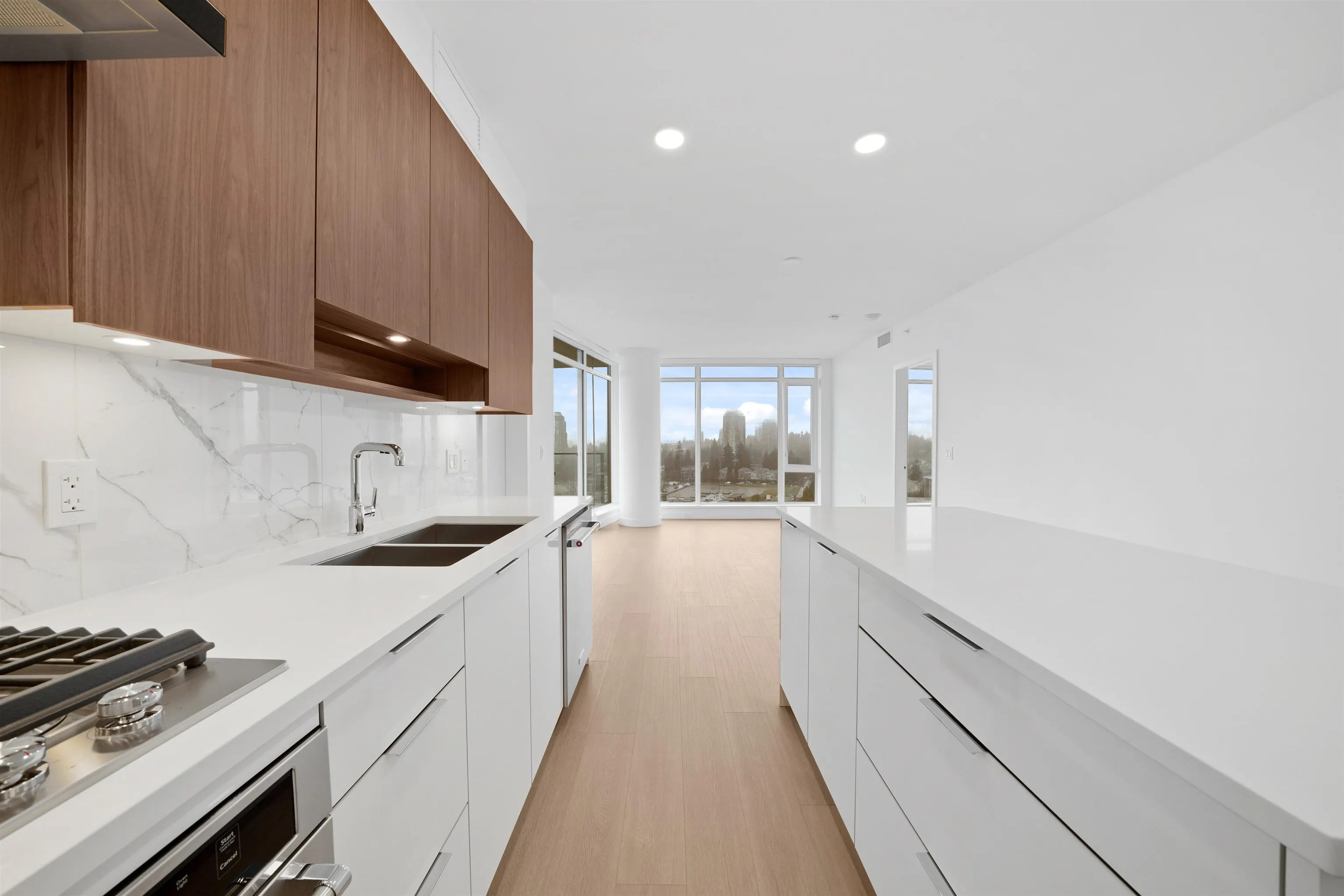 1601 7683 Park Crescent