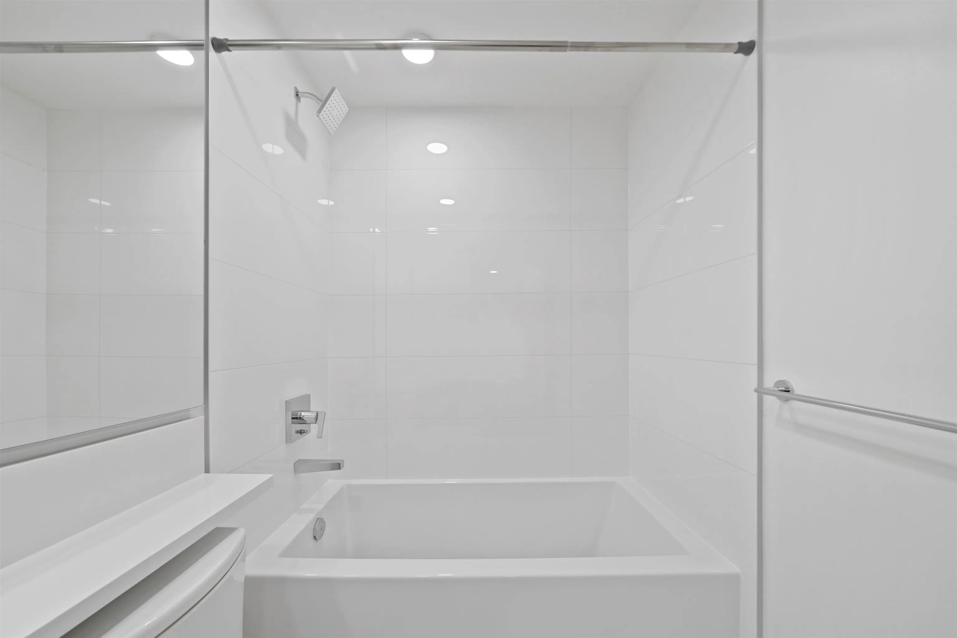 1601 7683 Park Crescent
