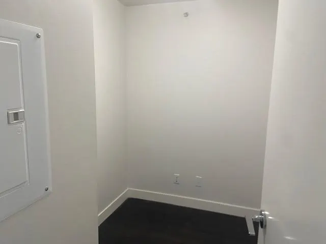 1706 8288 Granville Avenue