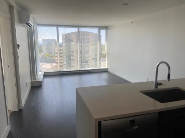 1706 8288 Granville Avenue