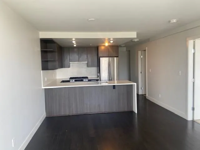 1706 8288 Granville Avenue