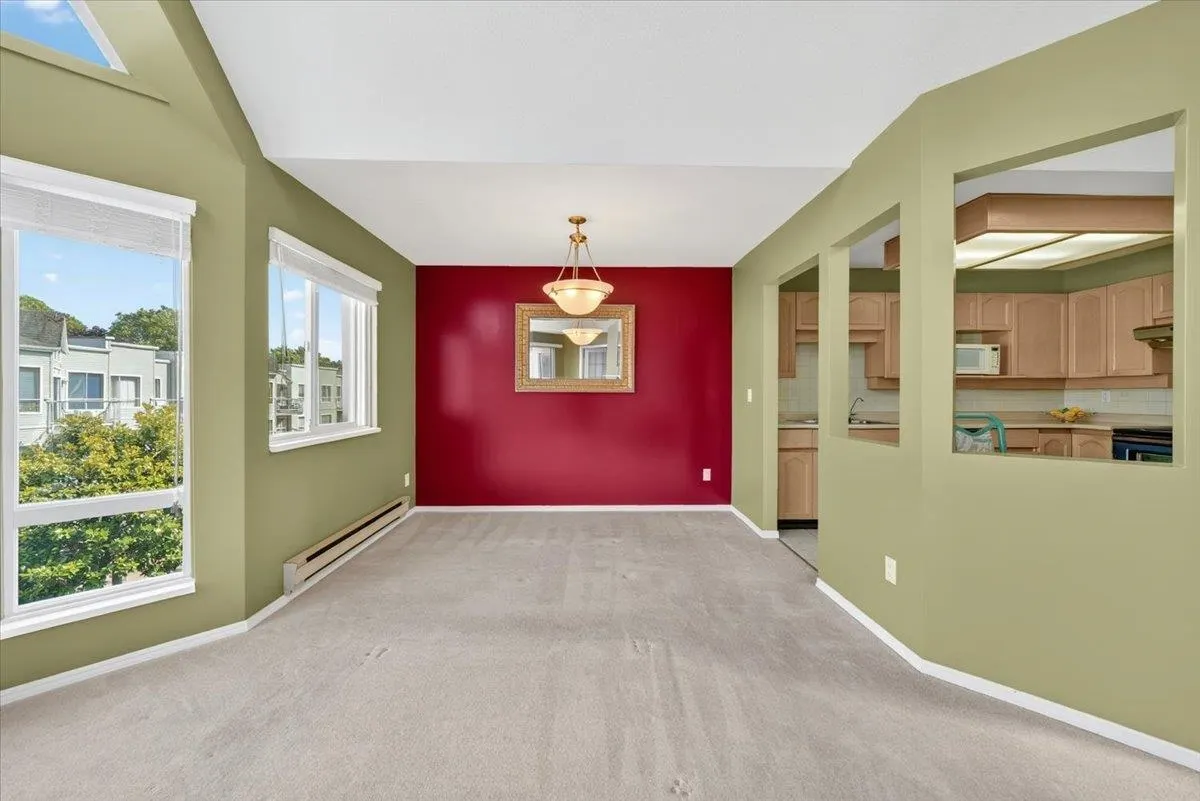 358 8611 Ackroyd Road