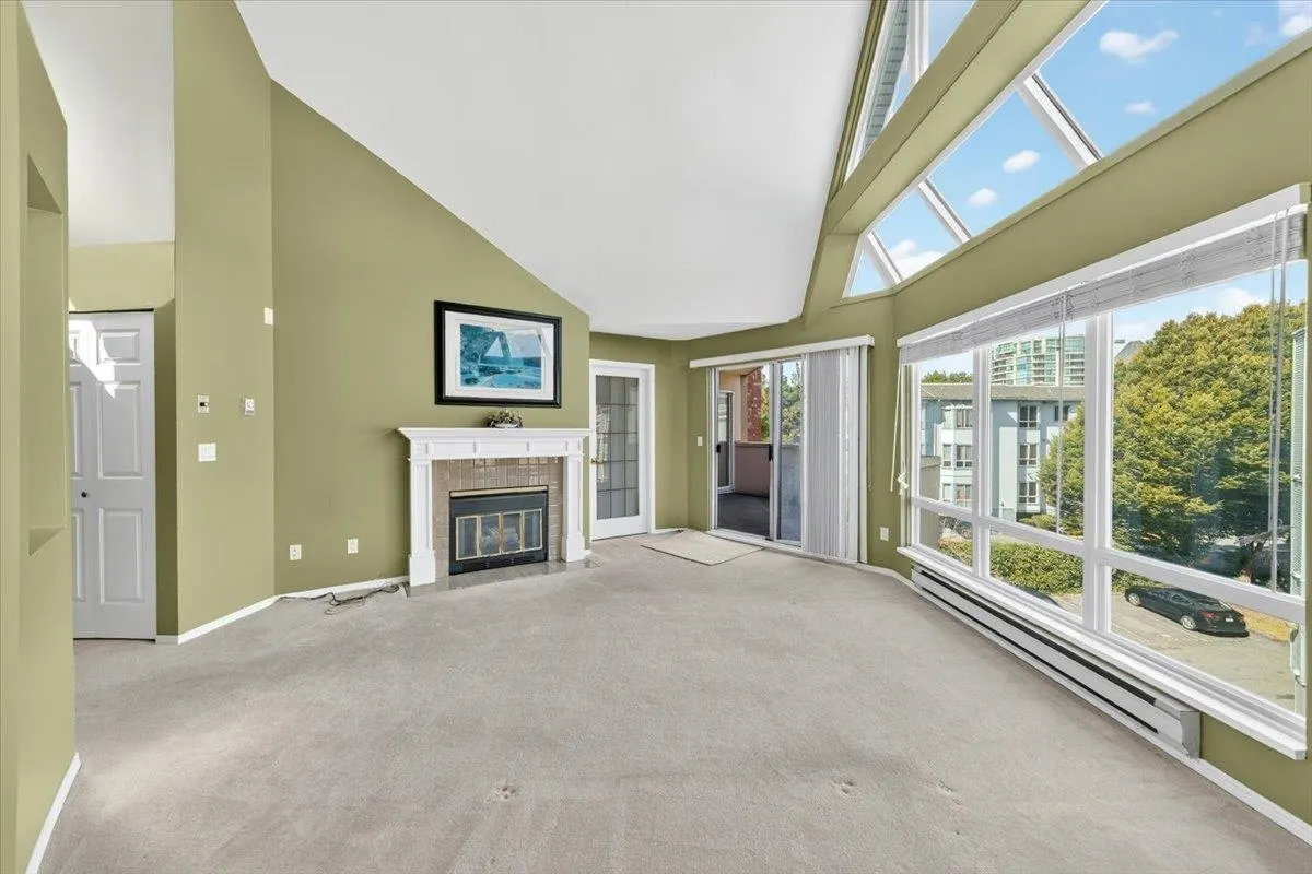 358 8611 Ackroyd Road