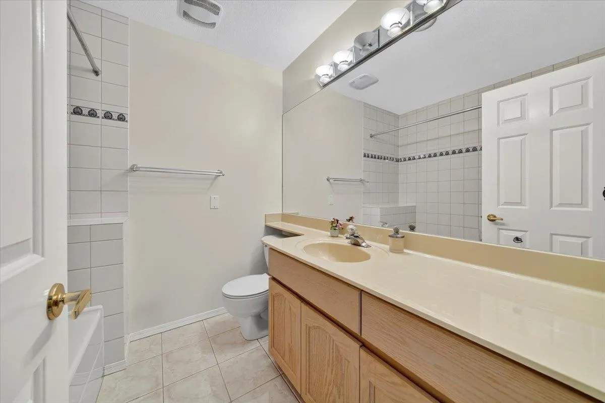 358 8611 Ackroyd Road