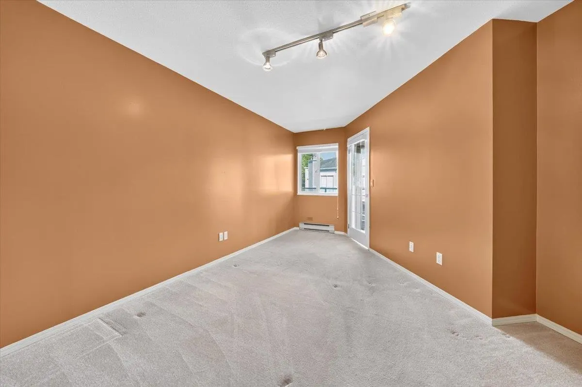 358 8611 Ackroyd Road