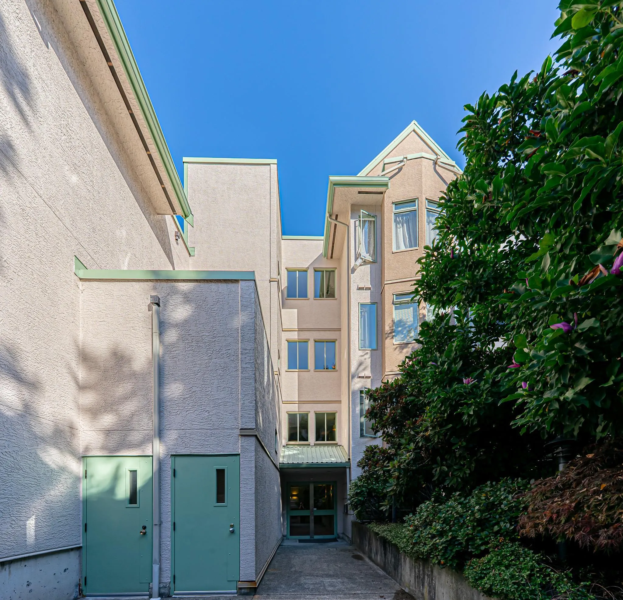 310 6737 Station Hill Court