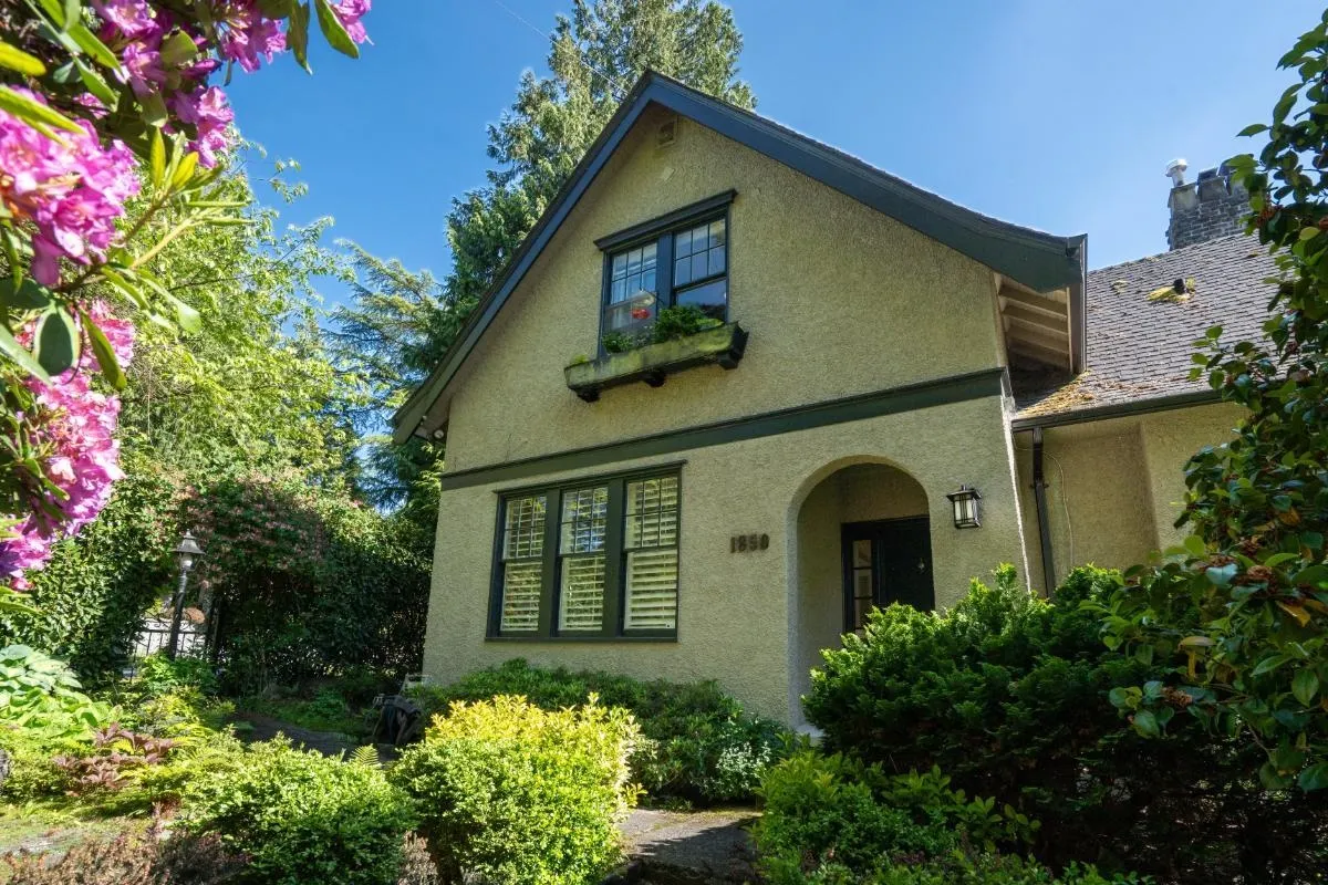 1850 W 30th Avenue