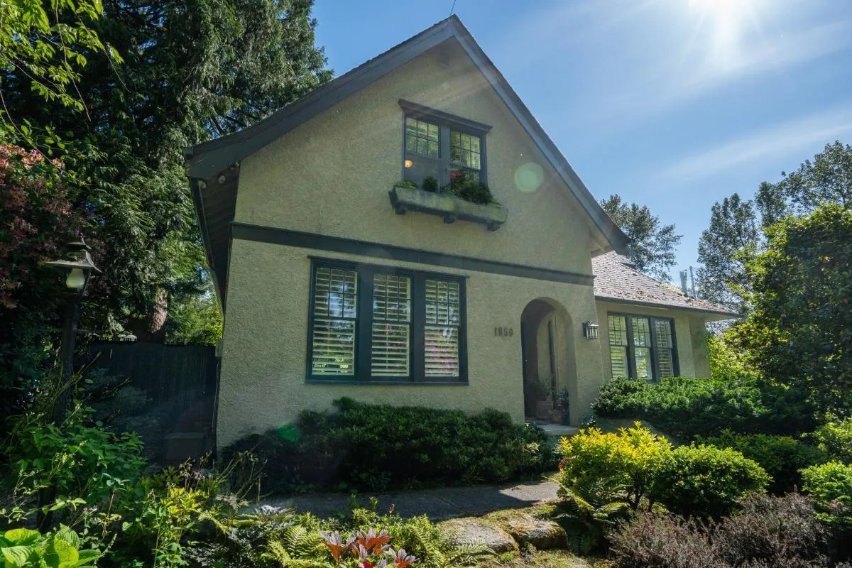 1850 W 30th Avenue