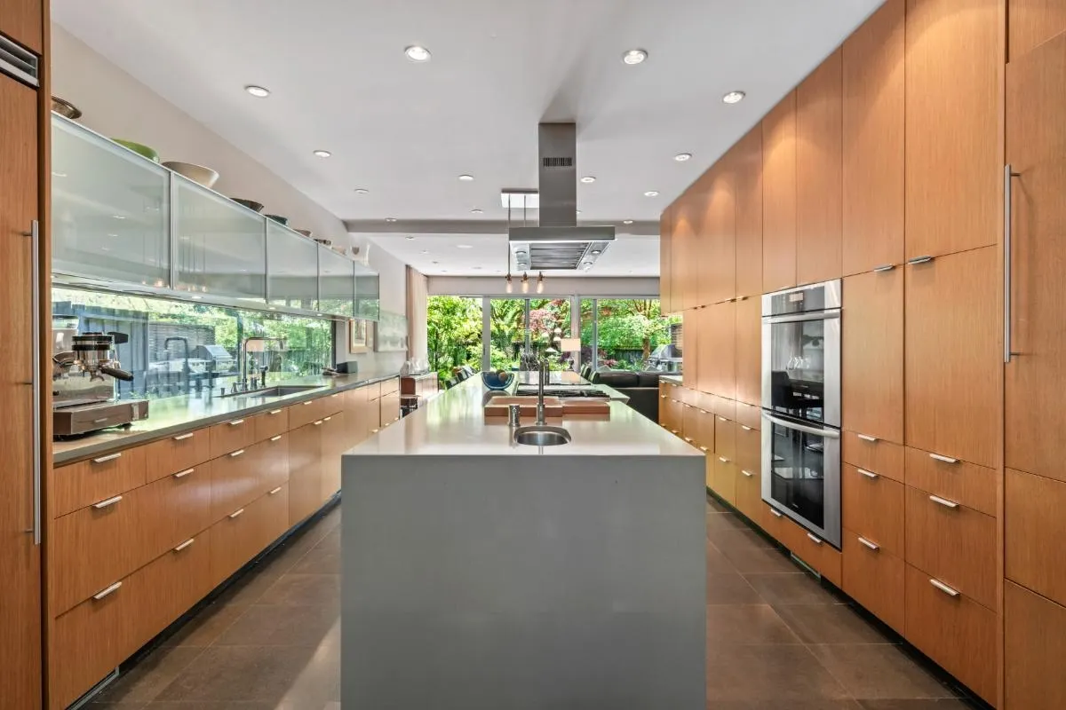 1850 W 30th Avenue