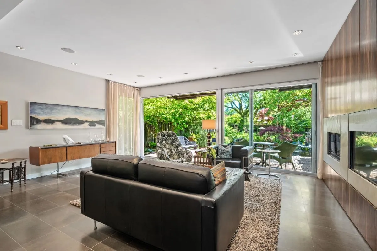 1850 W 30th Avenue