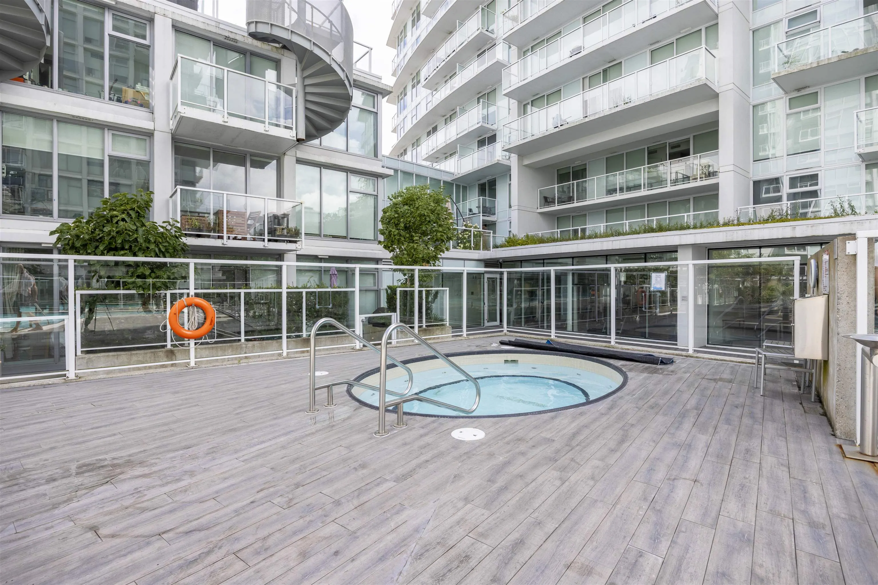 1709 2221 E 30 Avenue