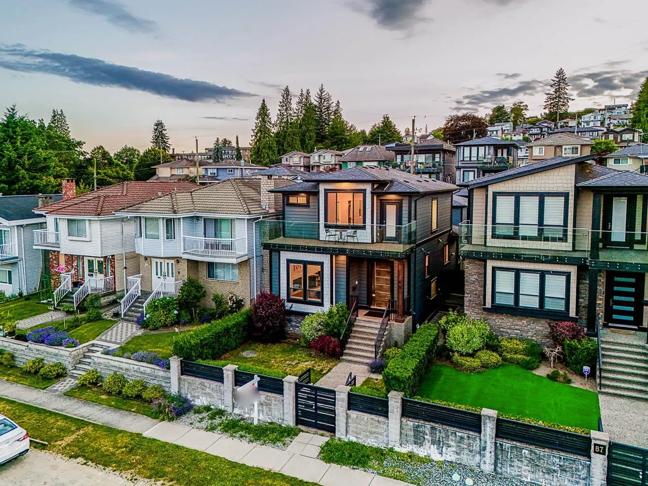 89 Warwick Avenue