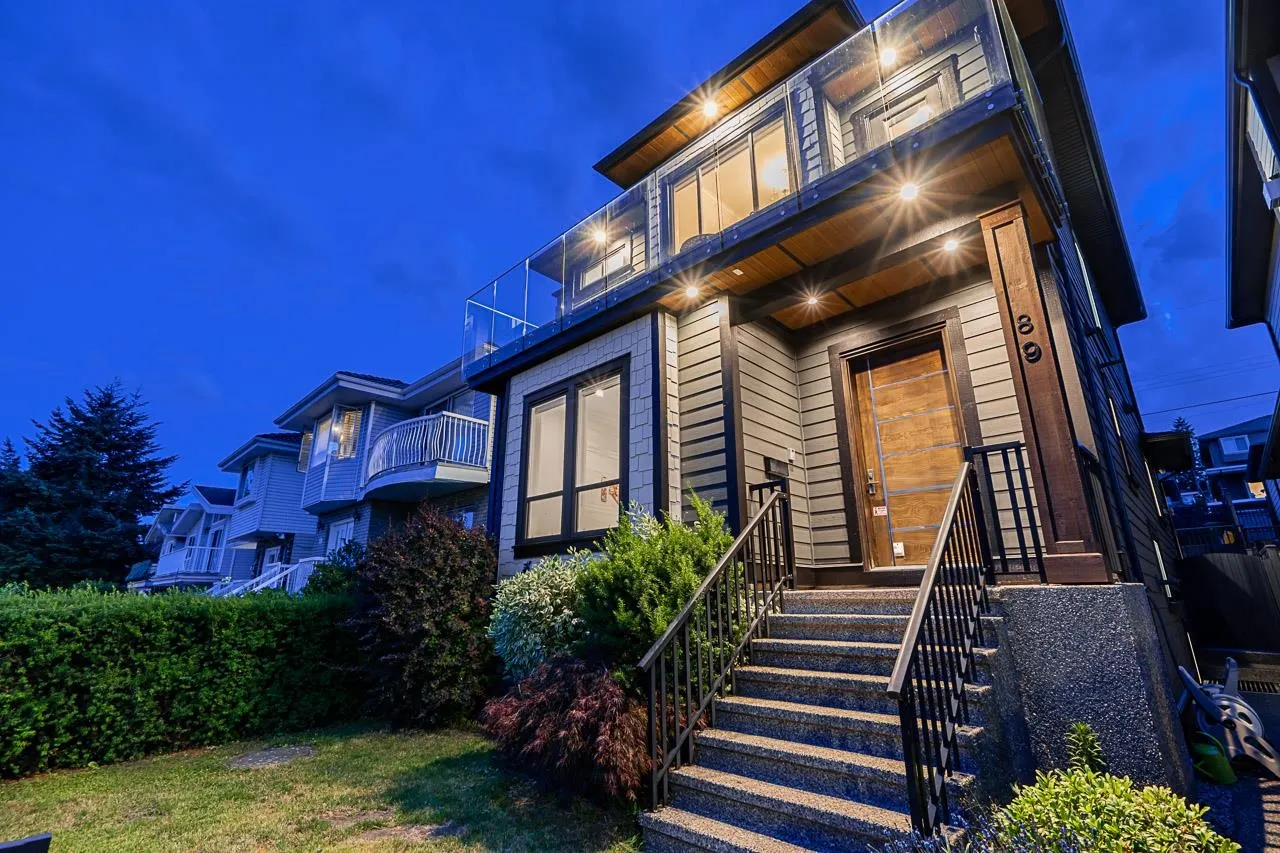 89 Warwick Avenue