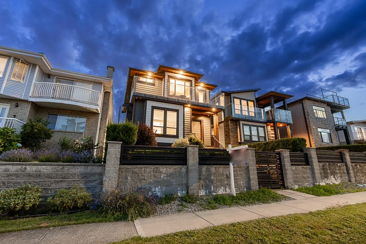 89 Warwick Avenue