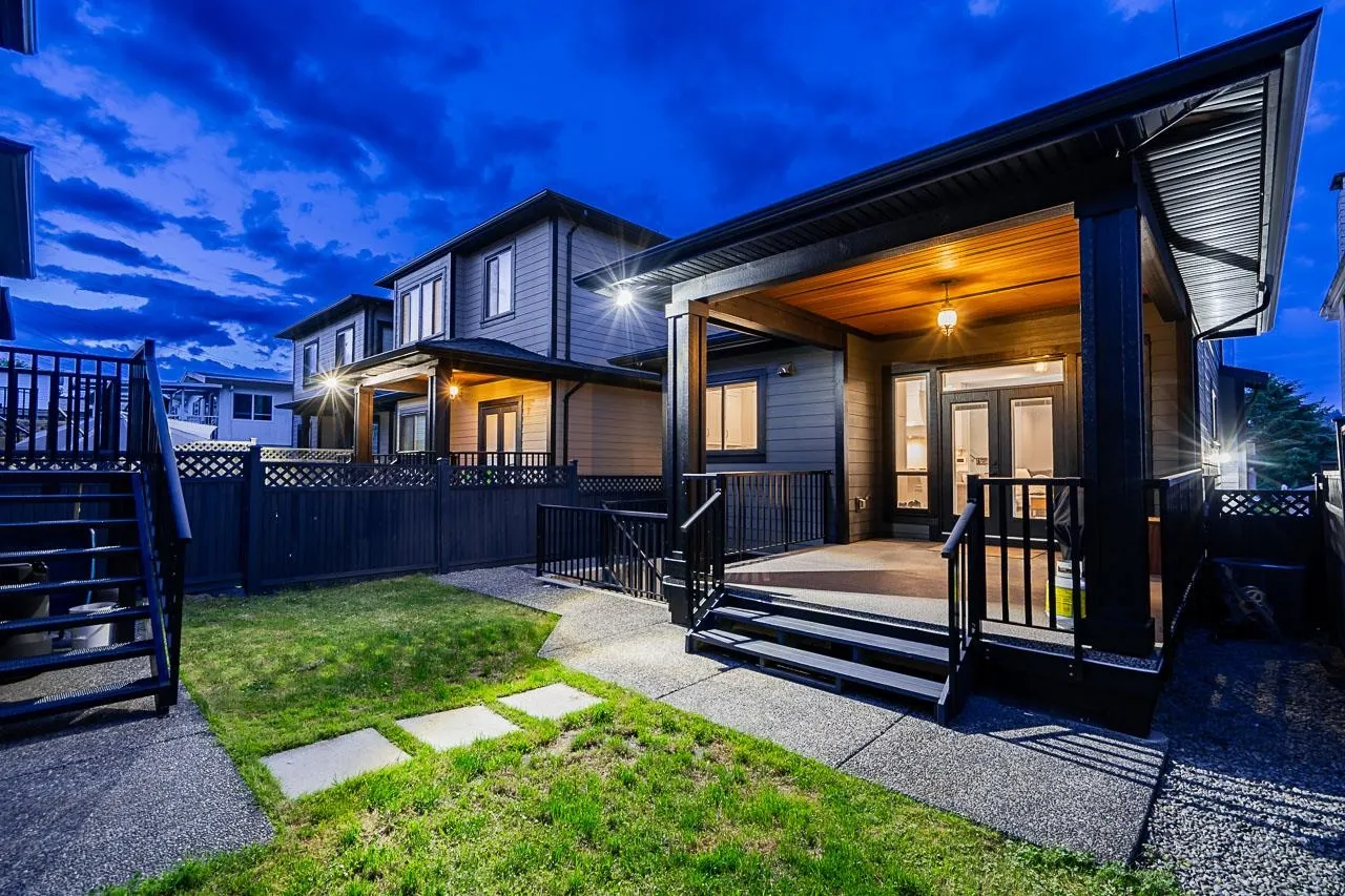 89 Warwick Avenue