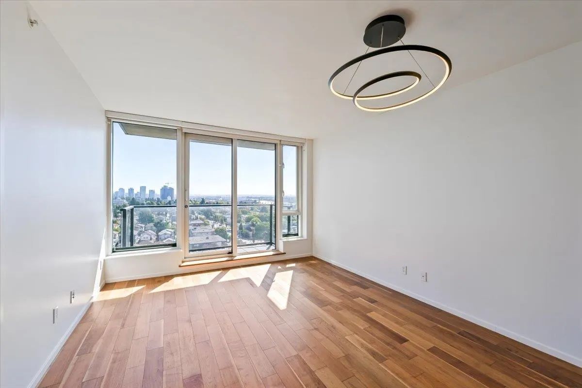 1507 8555 Granville Street