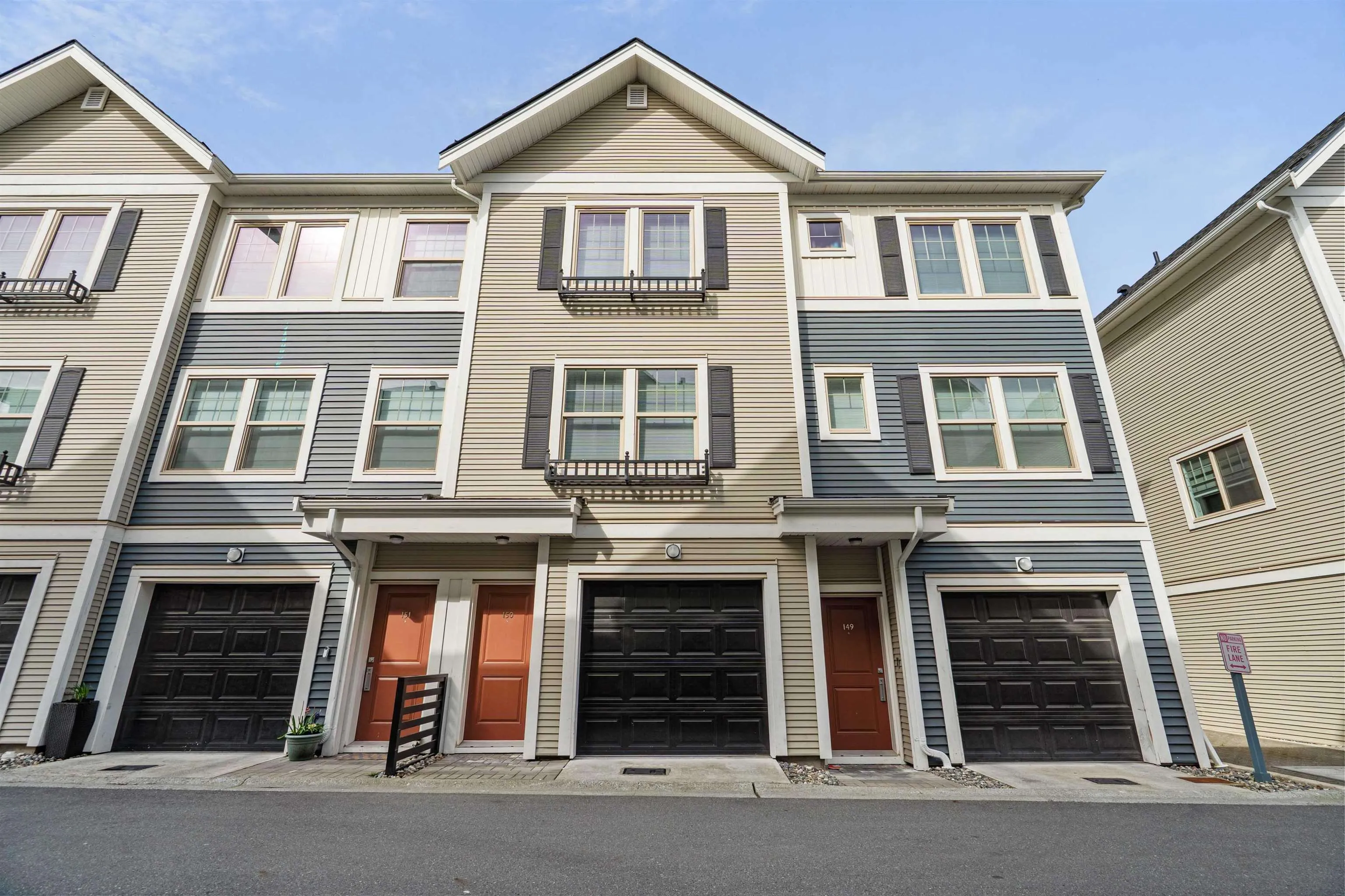 150 32633 Simon Avenue