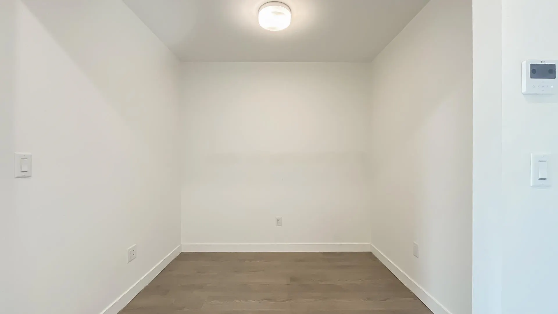 1403 555 Sydney Avenue
