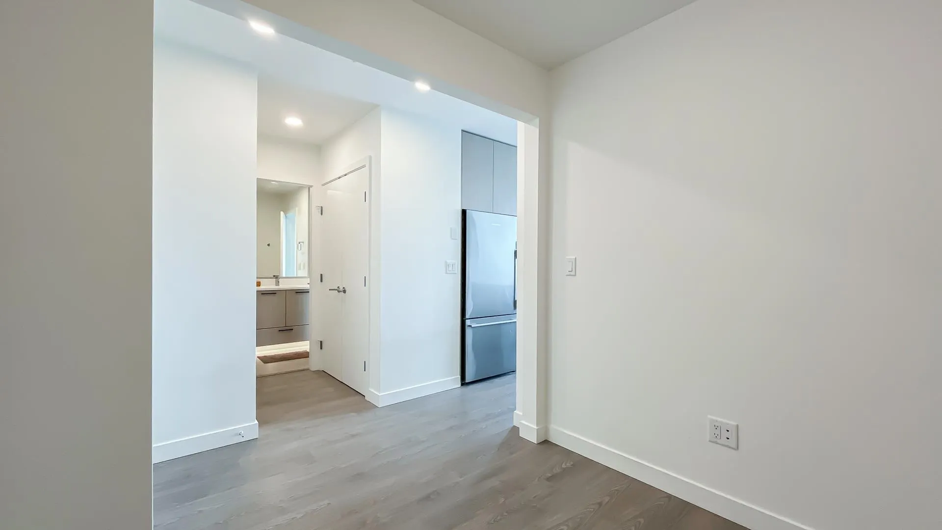 1403 555 Sydney Avenue