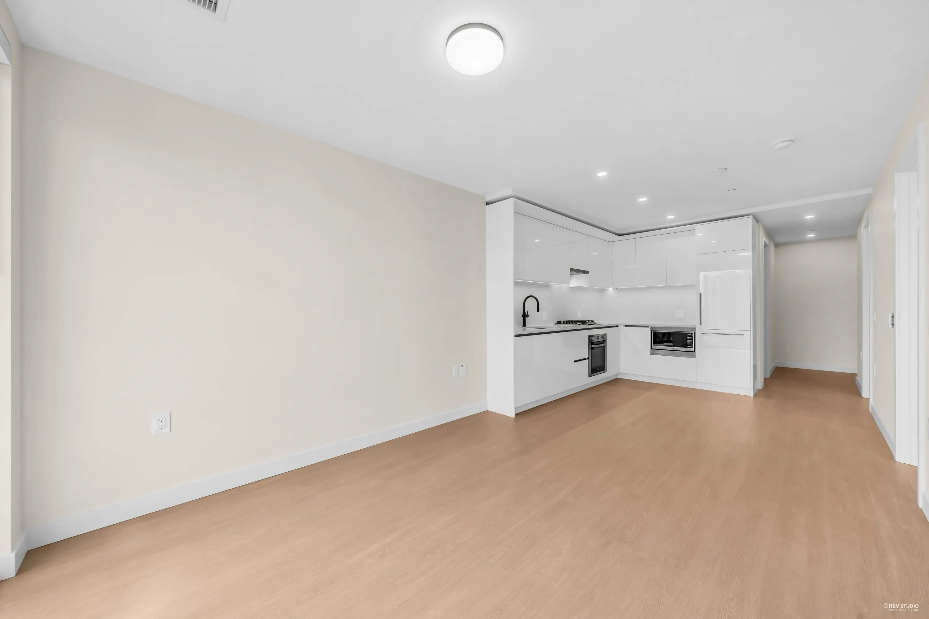 1607 5987 Wilson Avenue