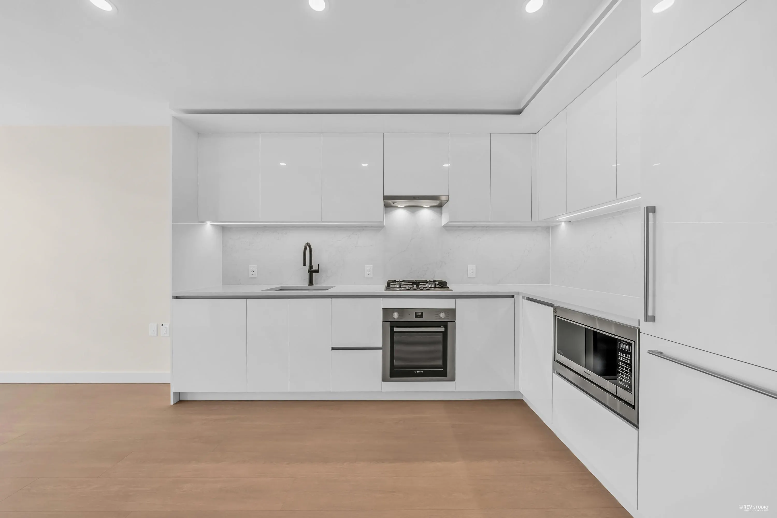 1607 5987 Wilson Avenue